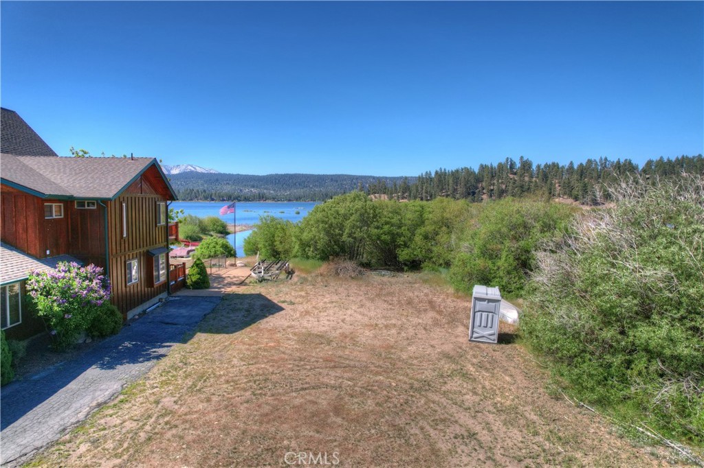 39483 North Shore Drive Property Photo 4