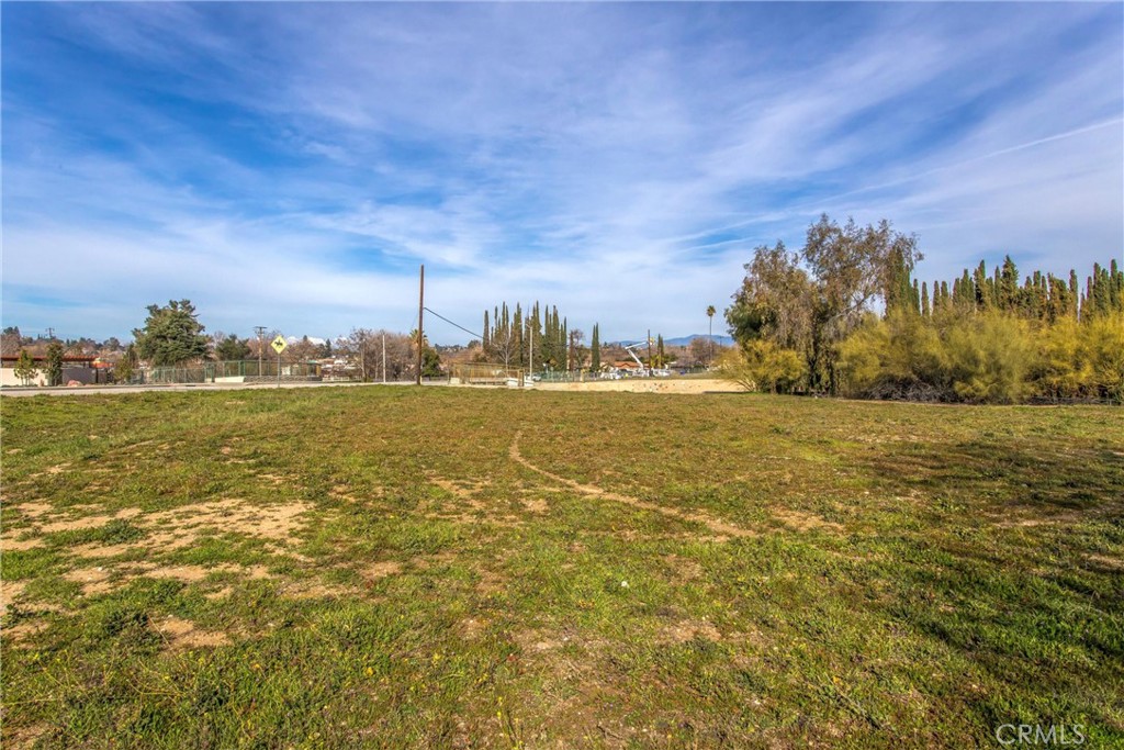12915 14th Street Property Photo 3