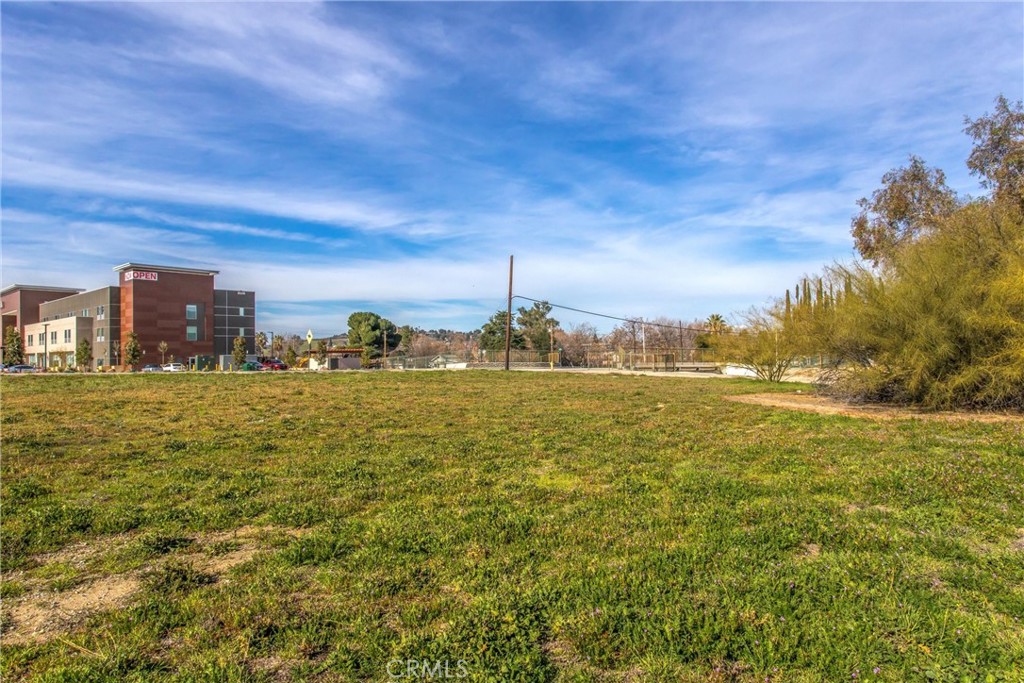 12915 14th Street Property Photo 5