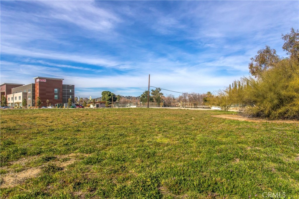 12915 14th Street Property Photo 6