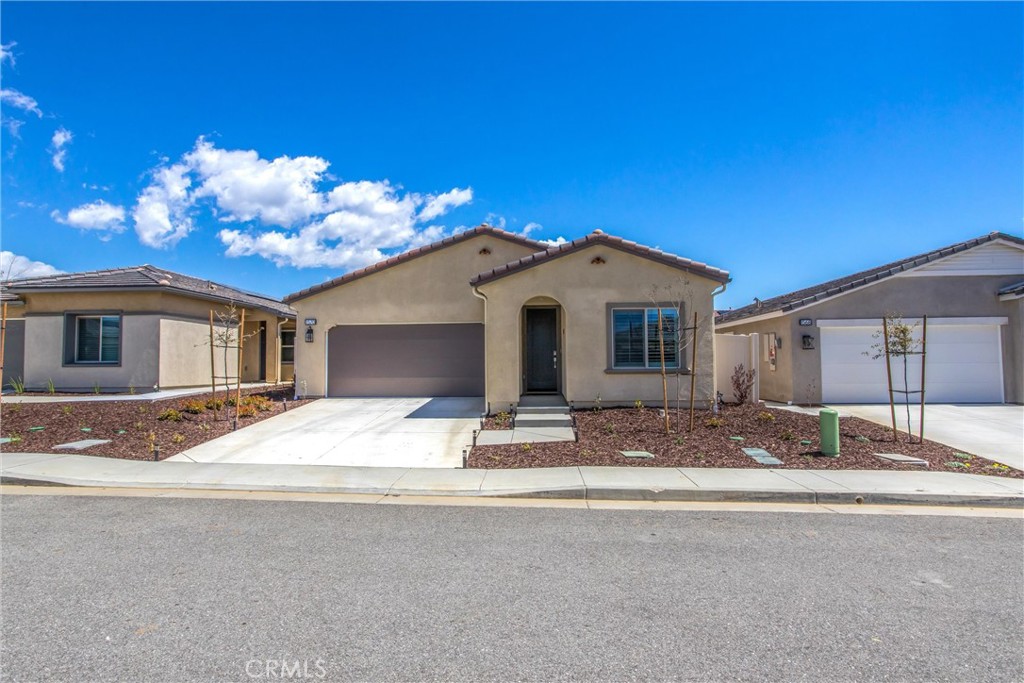 1570 Lismore Lane Property Photo 2