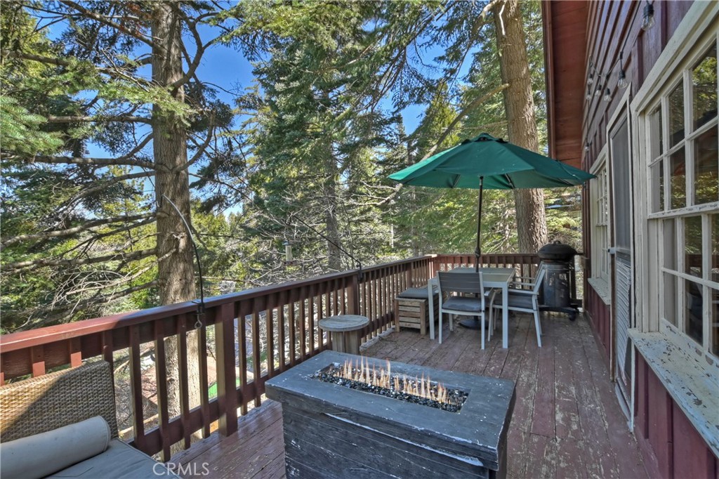 28410 Larchmont Lane Property Photo 6