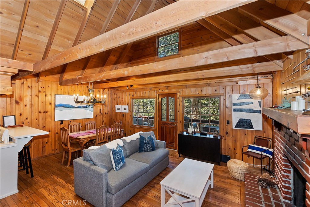 28410 Larchmont Lane Property Photo 8