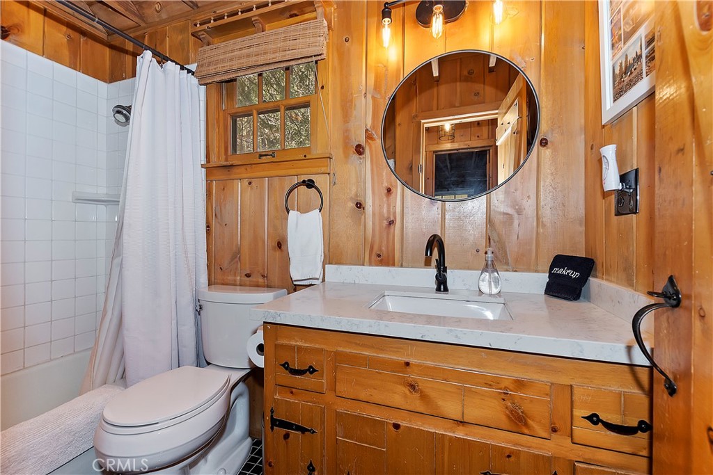 28410 Larchmont Lane Property Photo 22