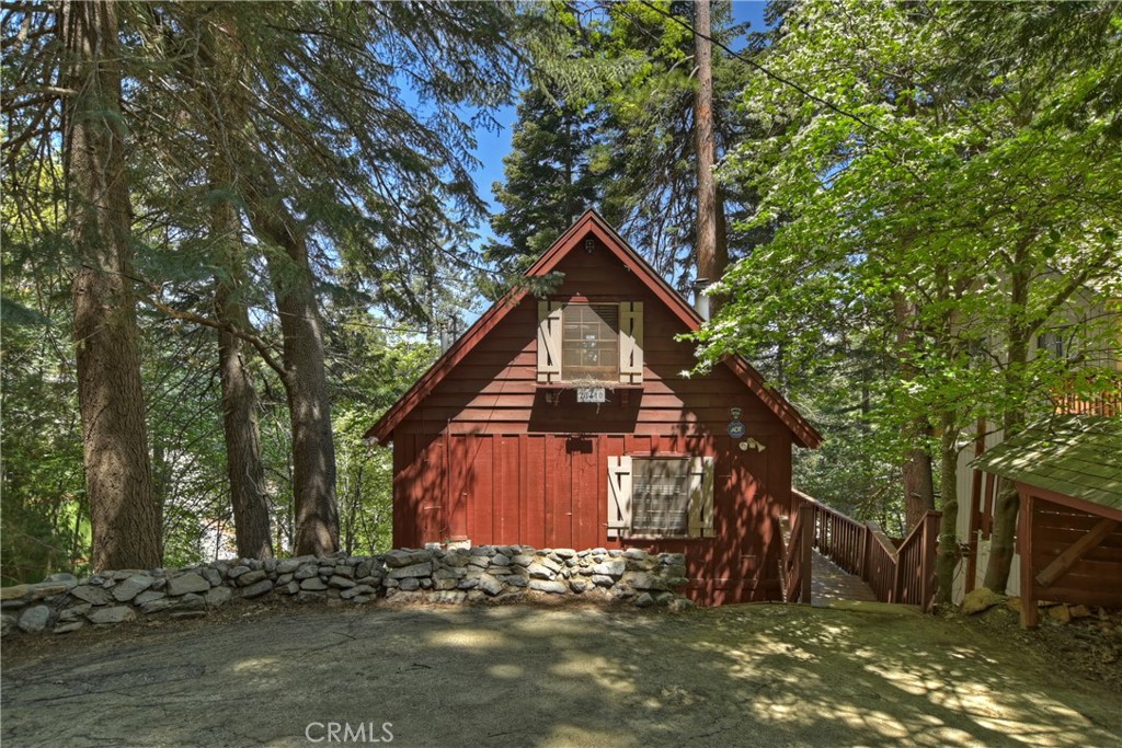 28410 Larchmont Lane Property Photo 36