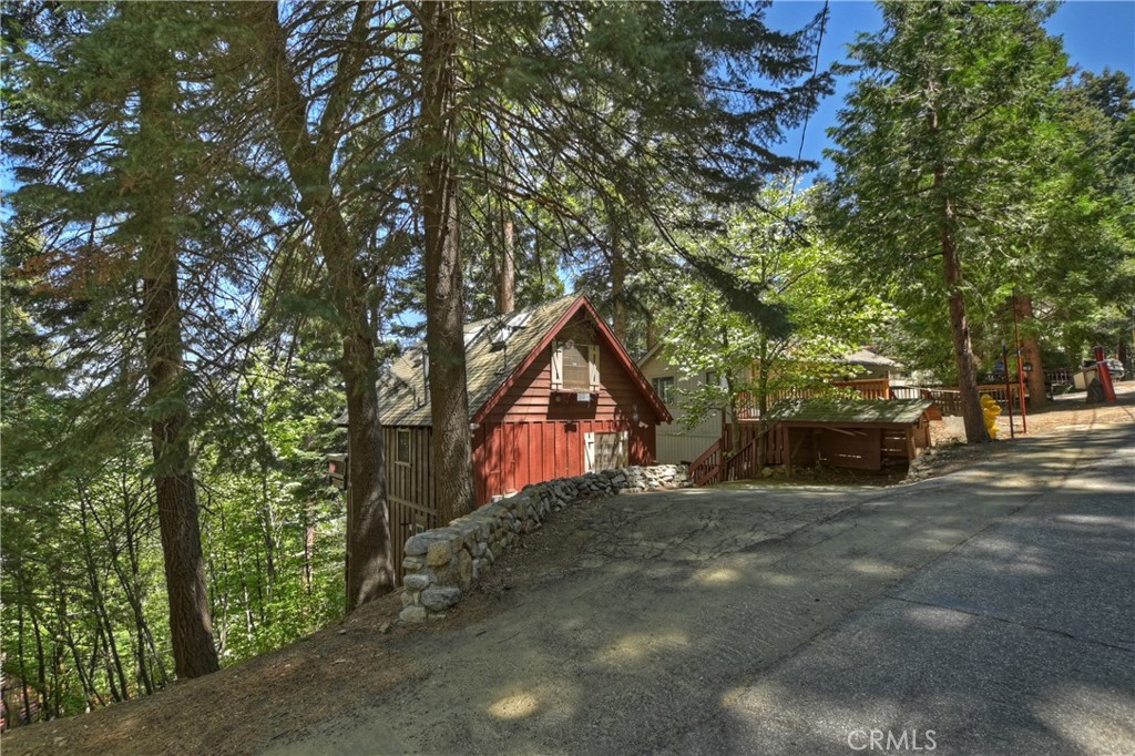 28410 Larchmont Lane Property Photo 37