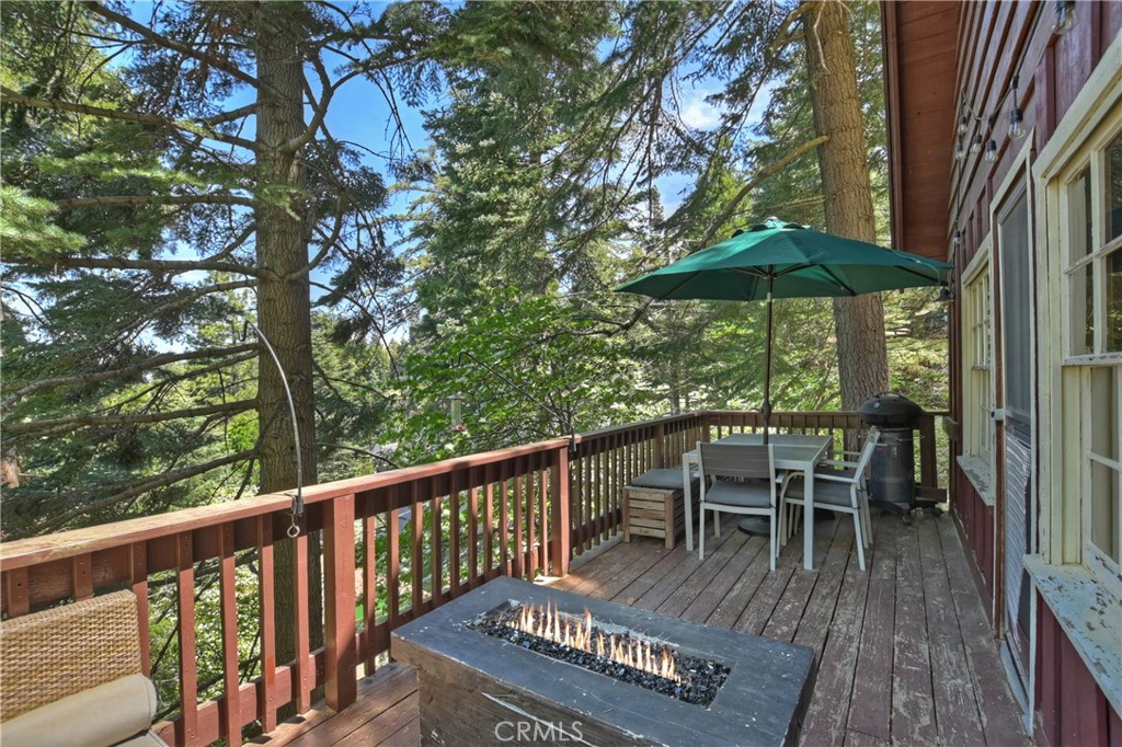 28410 Larchmont Lane Property Photo 42