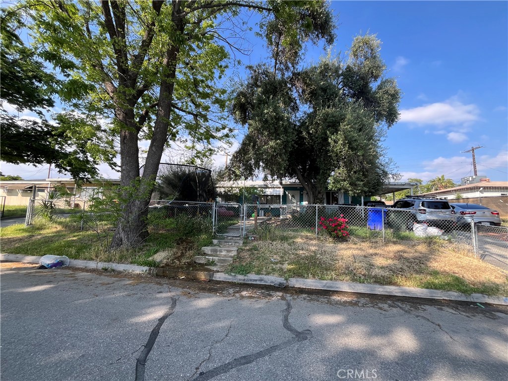 6735 Merito Avenue Property Photo 2