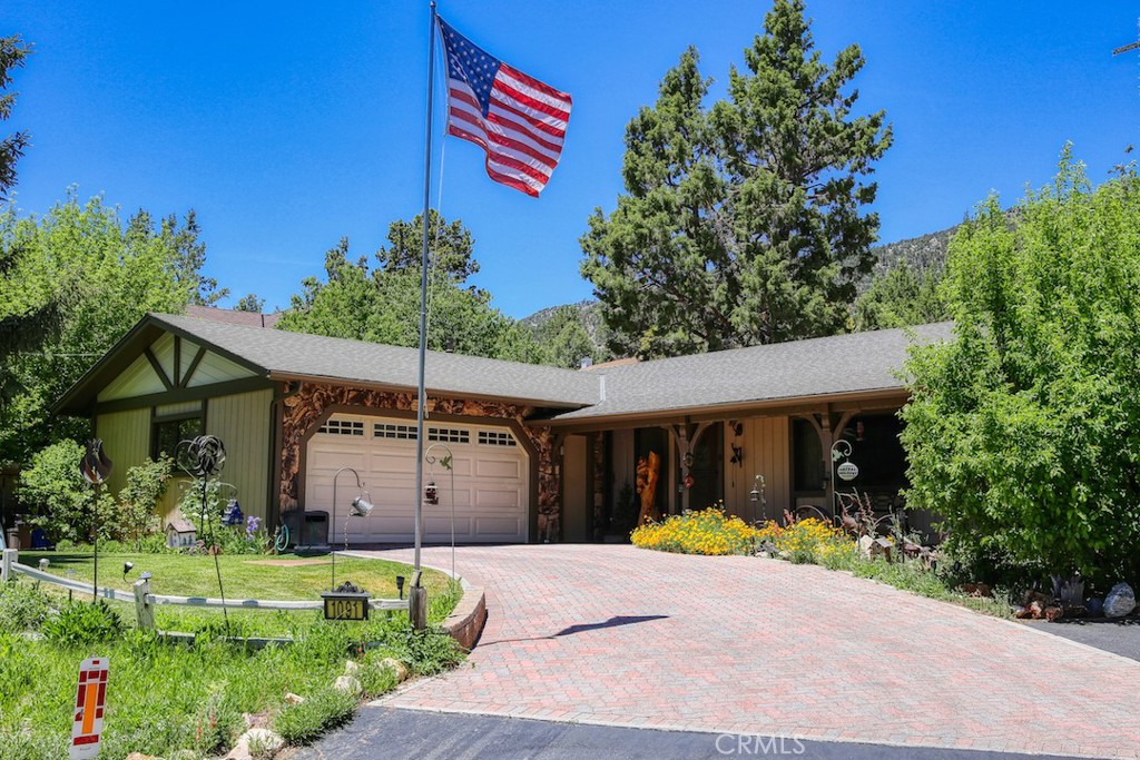 1091 Blue Mountain Road Property Photo 1