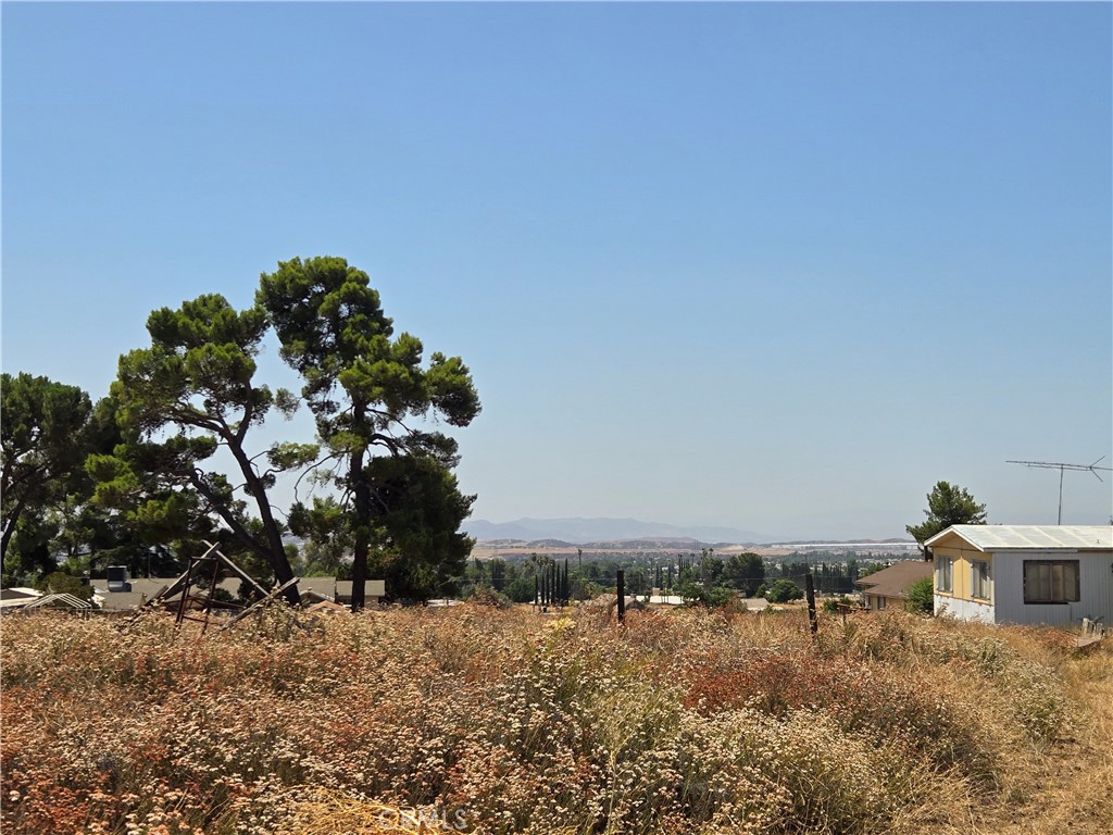 9575 Oak Glen Road Property Photo 2