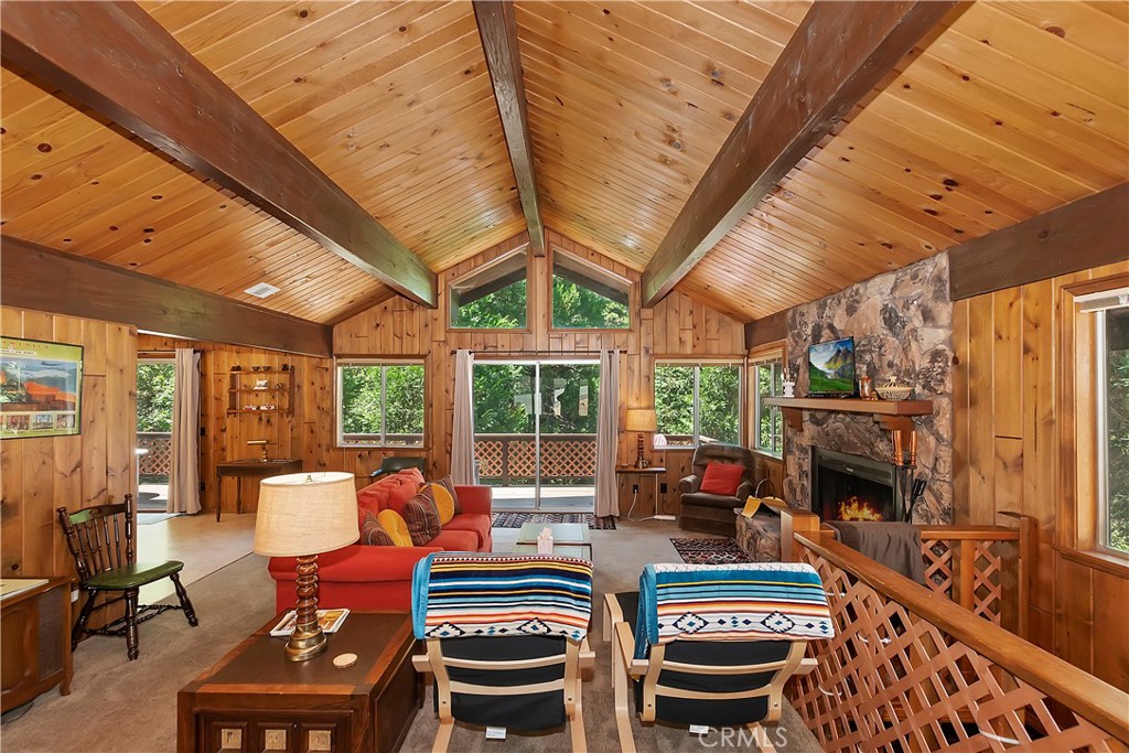 744 Bergschrund Drive Property Photo 4