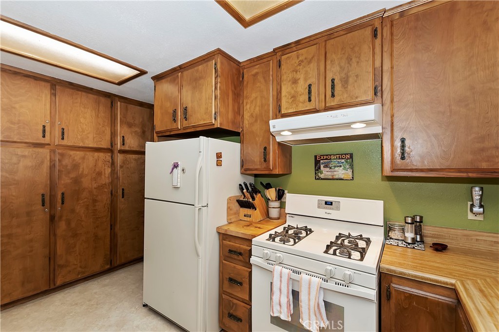 744 Bergschrund Drive Property Photo 16