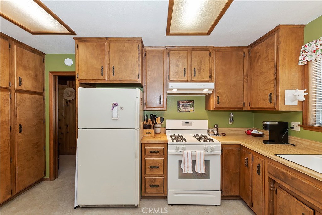 744 Bergschrund Drive Property Photo 18