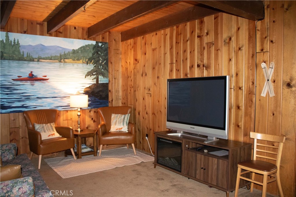 744 Bergschrund Drive Property Photo 21