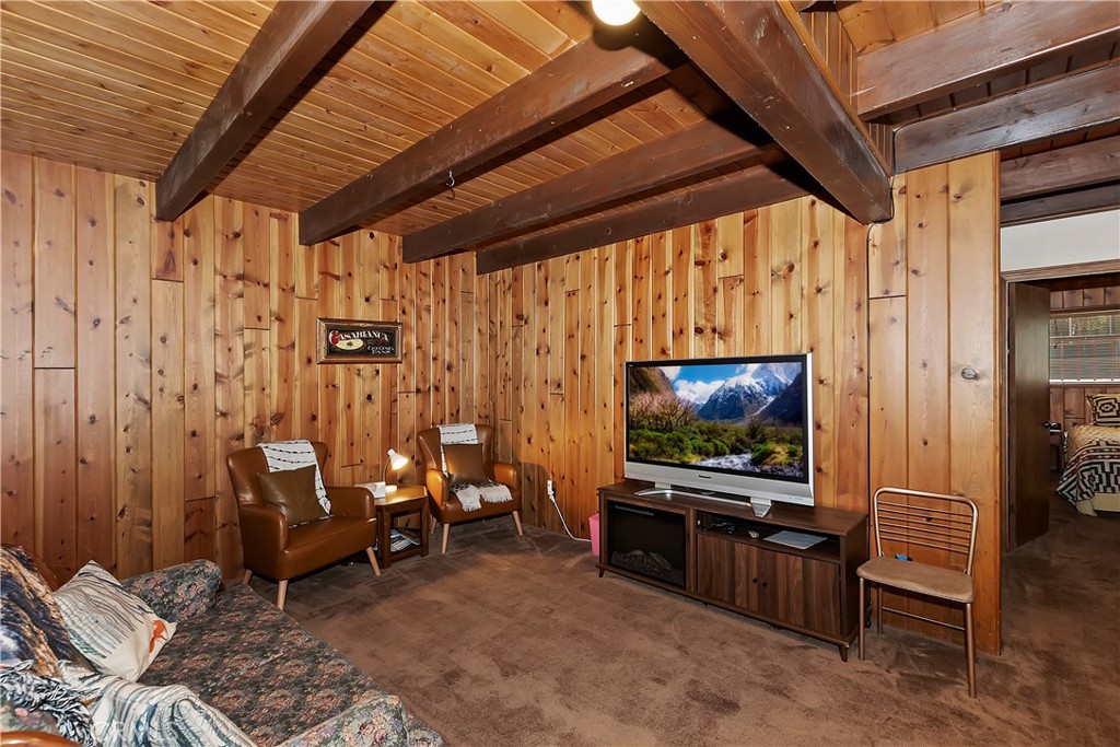 744 Bergschrund Drive Property Photo 23