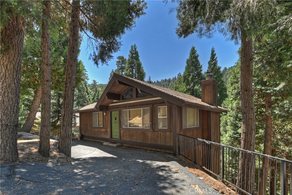 744 Bergschrund Drive Property Photo 44