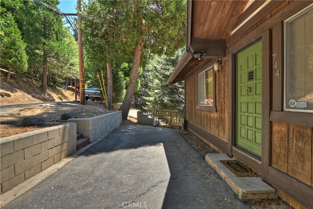 744 Bergschrund Drive Property Photo 47