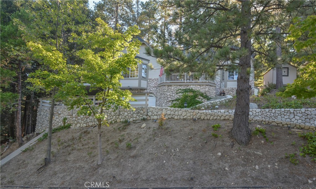196 N Fairway Drive Property Photo 2