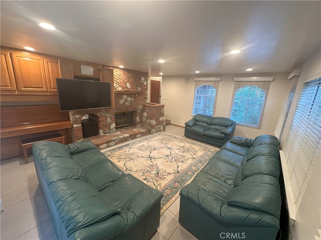 27442 Meadow Bay Drive Property Photo 23