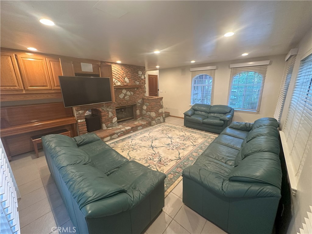 27442 Meadow Bay Drive Property Photo 24
