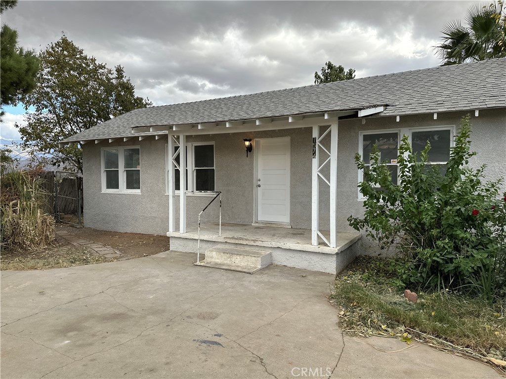 1574 W Lincoln Street W Property Photo 2