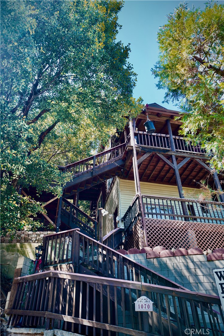 1070 Jungfrau Drive Property Photo 3