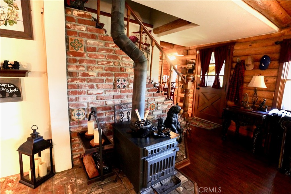 1070 Jungfrau Drive Property Photo 8