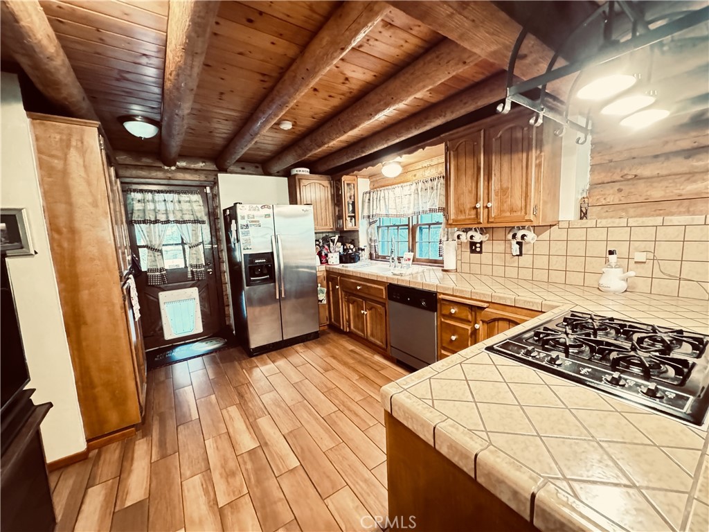1070 Jungfrau Drive Property Photo 11