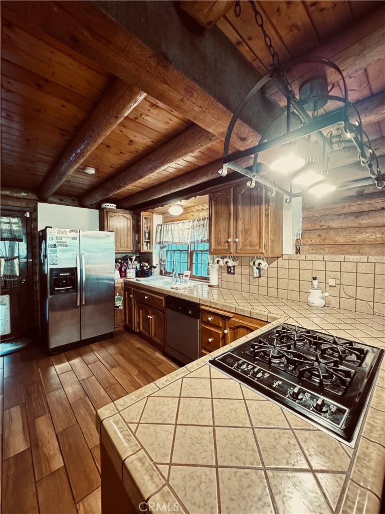 1070 Jungfrau Drive Property Photo 12