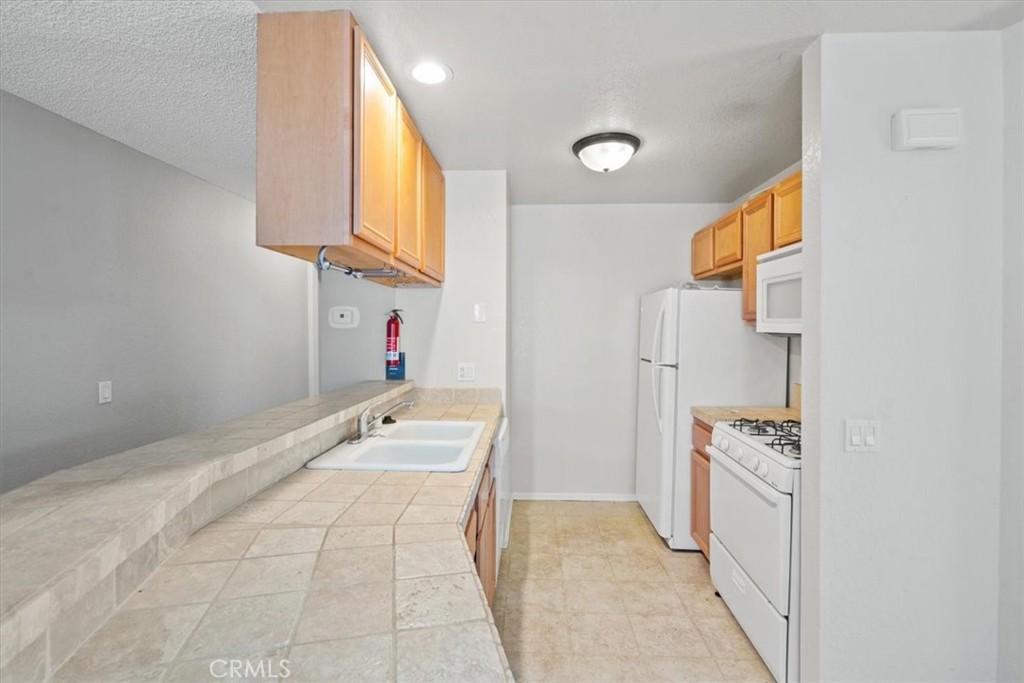 760 Blue Jay Road 48 Property Photo 16