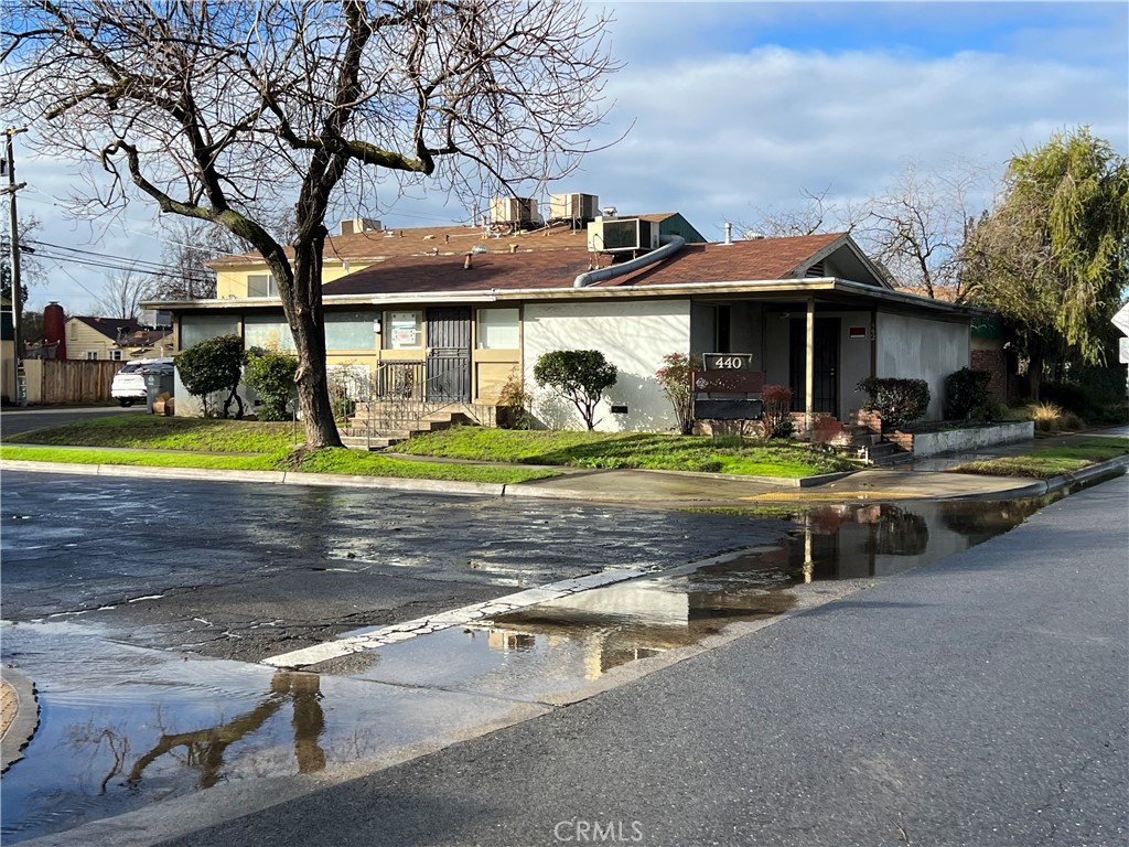 440 E Shields Avenue Property Photo 3