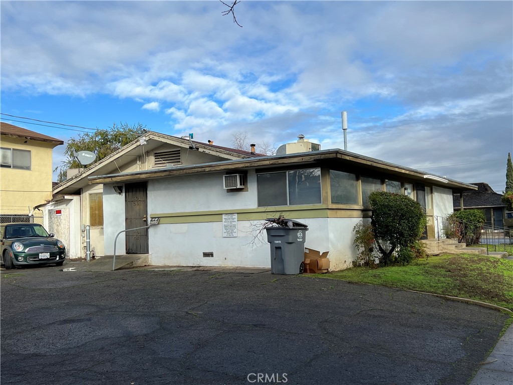 440 E Shields Avenue Property Photo 8