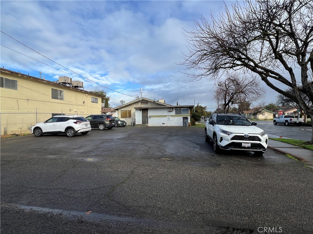 440 E Shields Avenue Property Photo 10