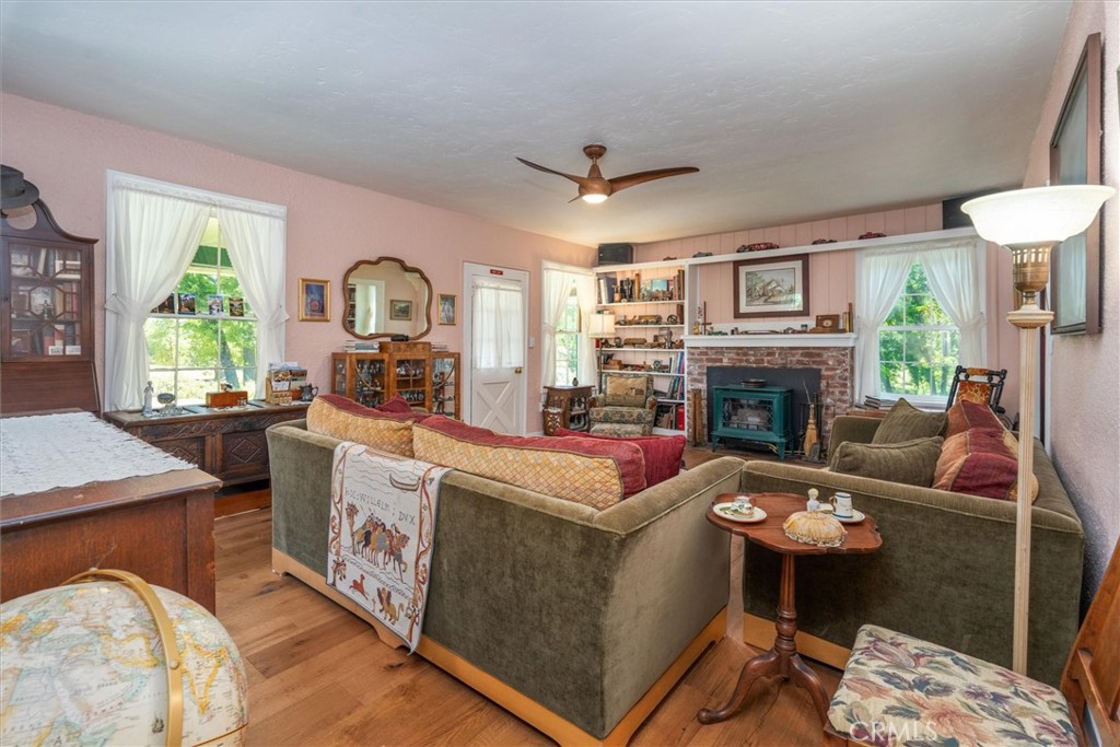 2669 Triangle Road Property Photo 10