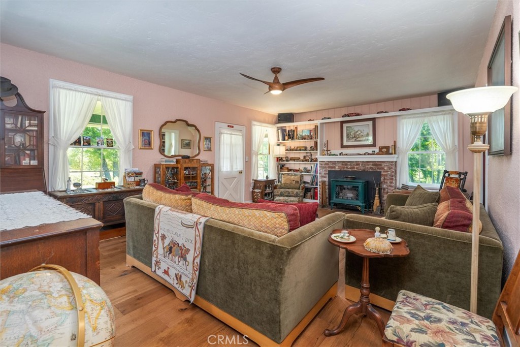 2669 Triangle Road Property Photo 10