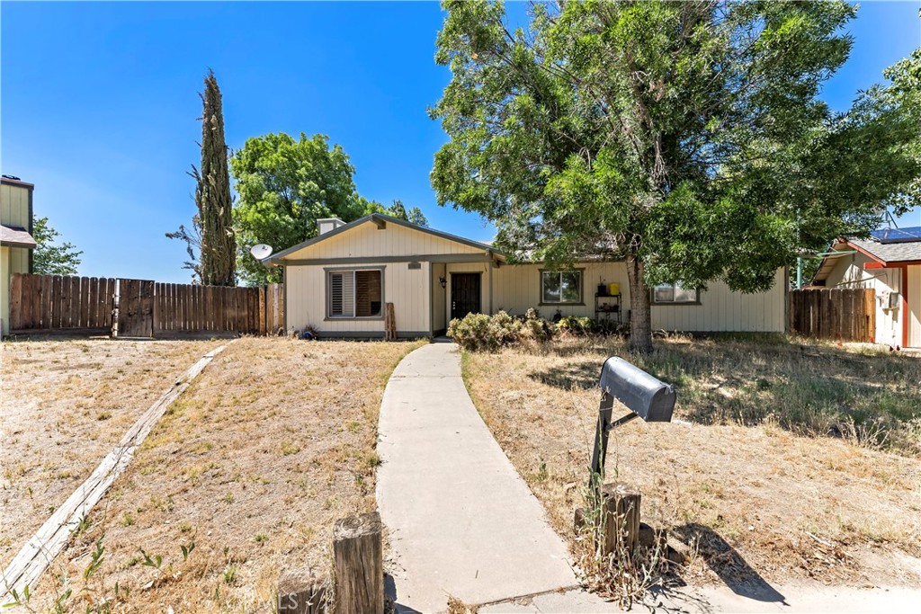 860 S Coalinga Street Property Photo 1