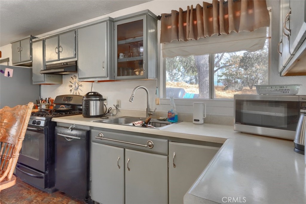 4395 Old Oak Lane Property Photo 11