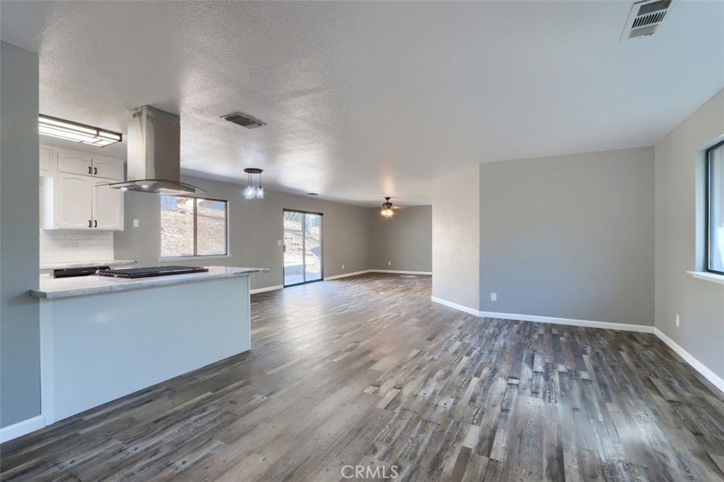 42571 Long Hollow Drive Property Photo 6