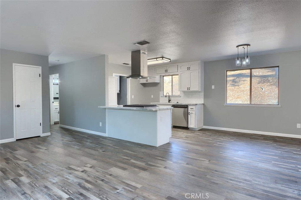 42571 Long Hollow Drive Property Photo 9