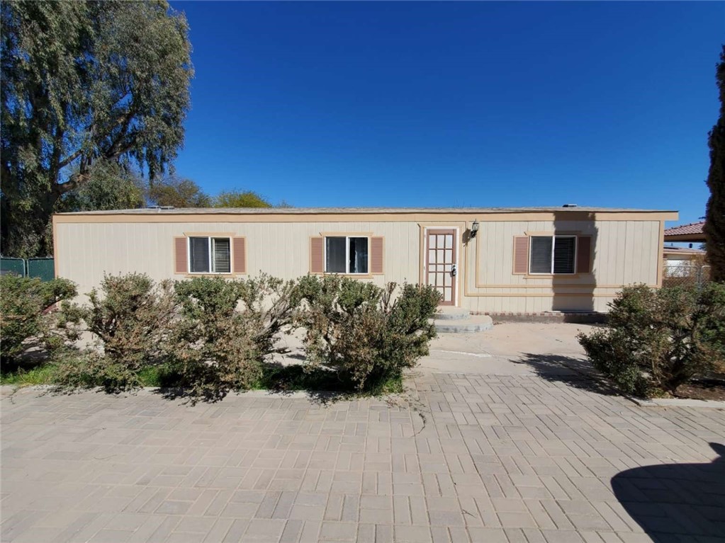 2224 Riviera Drive Property Photo 1