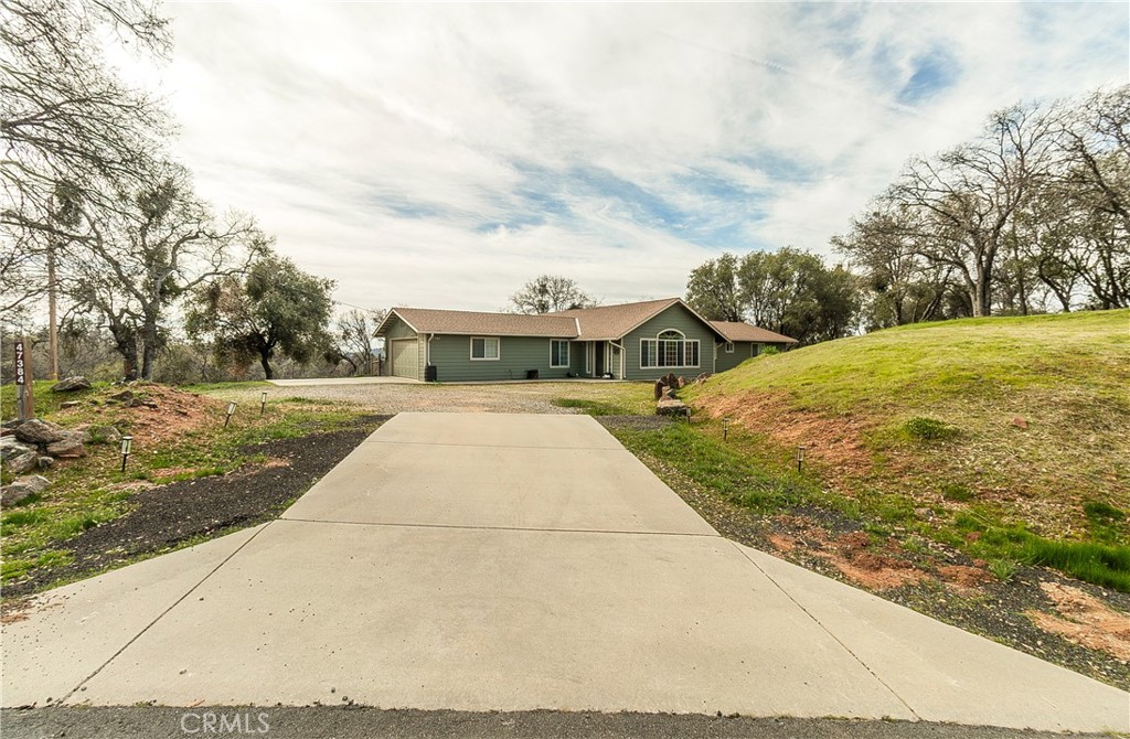 47384 Veater Ranch Road Property Photo 1