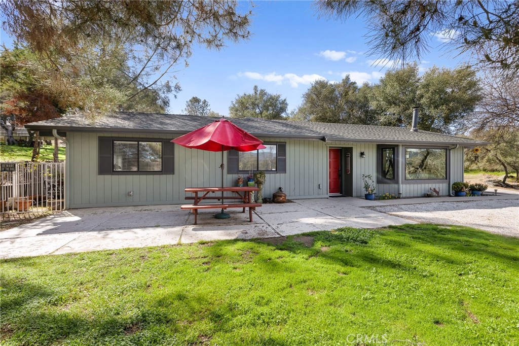 31772 Comanche Road Property Photo
