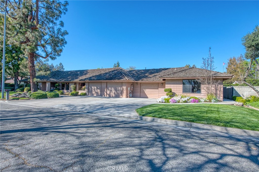 2409 W 3rd Street Property Photo