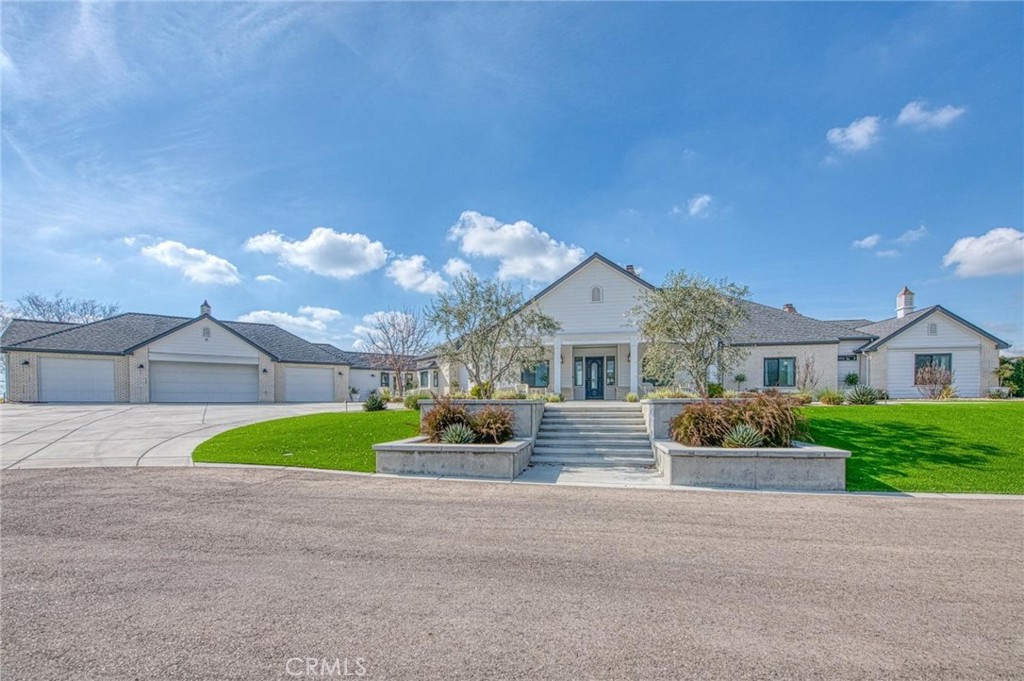 18300 Watts Valley Road Property Photo 1
