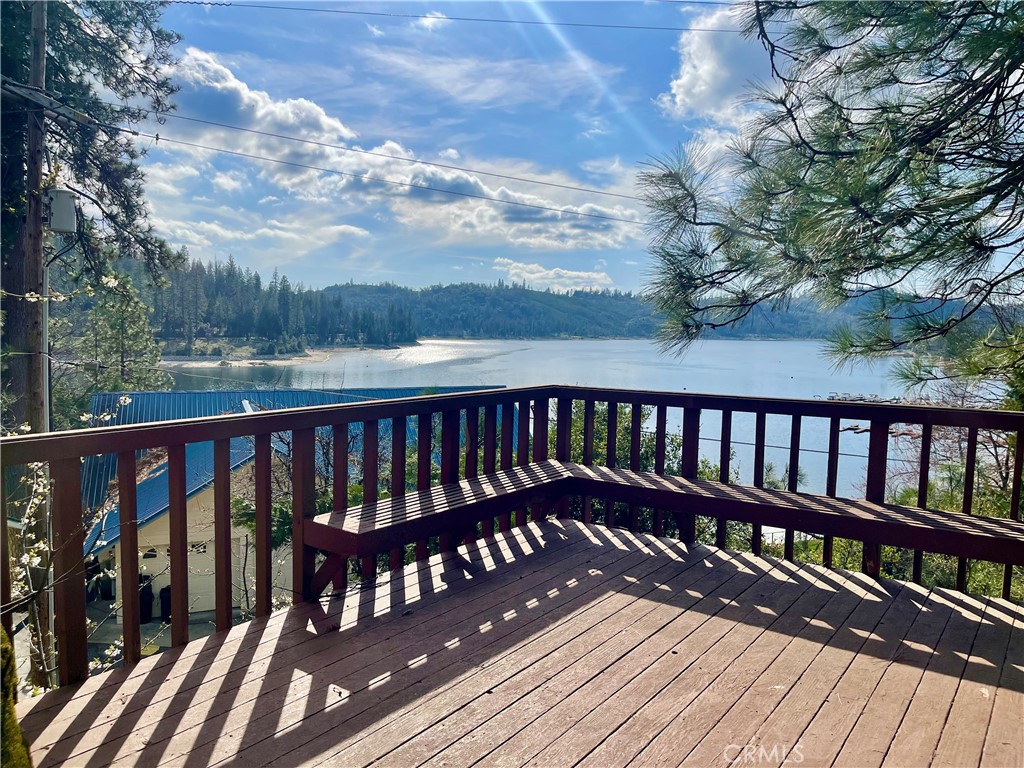 39121 Lake Drive Property Photo 1