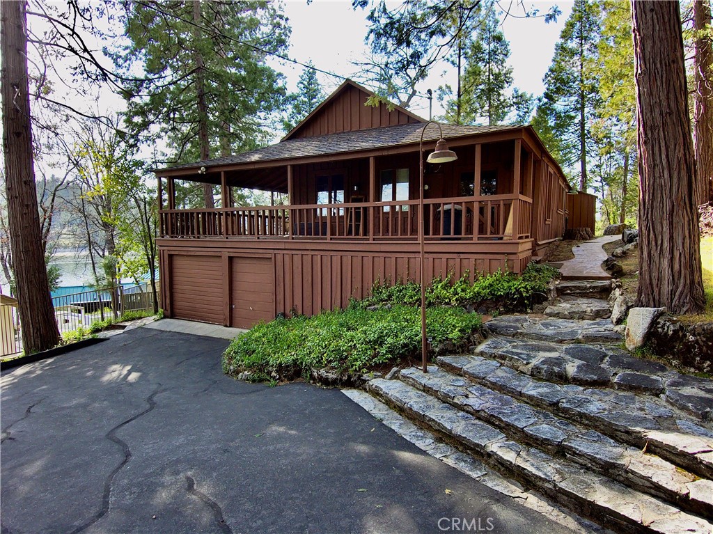 39121 Lake Drive Property Photo 3