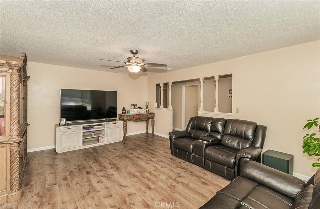 6026 N Winchester Avenue Property Photo 8