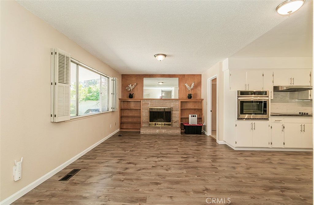 6026 N Winchester Avenue Property Photo 10