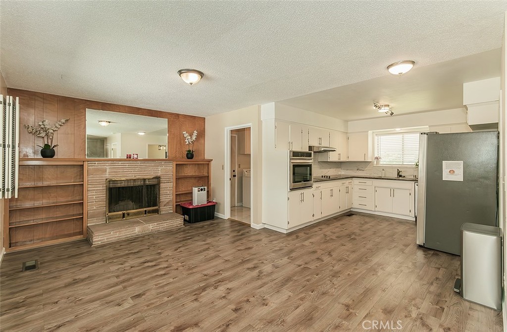 6026 N Winchester Avenue Property Photo 11