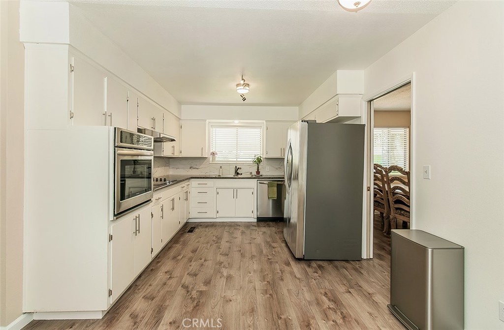 6026 N Winchester Avenue Property Photo 13